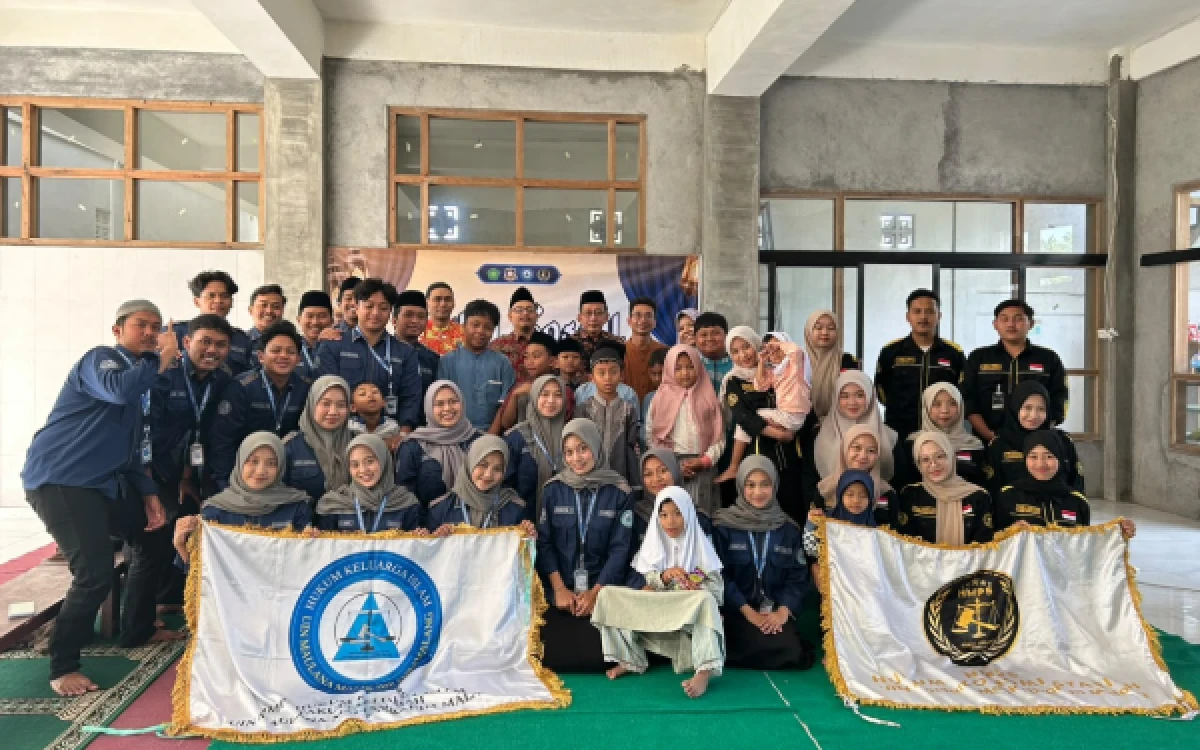 Thumbnail Berita - Ustaz Abdul Haris Ingatkan Pengurus HMPS Fakultas Syariah UIN Malang: Pemimpin Harus Sabar dan Amanah