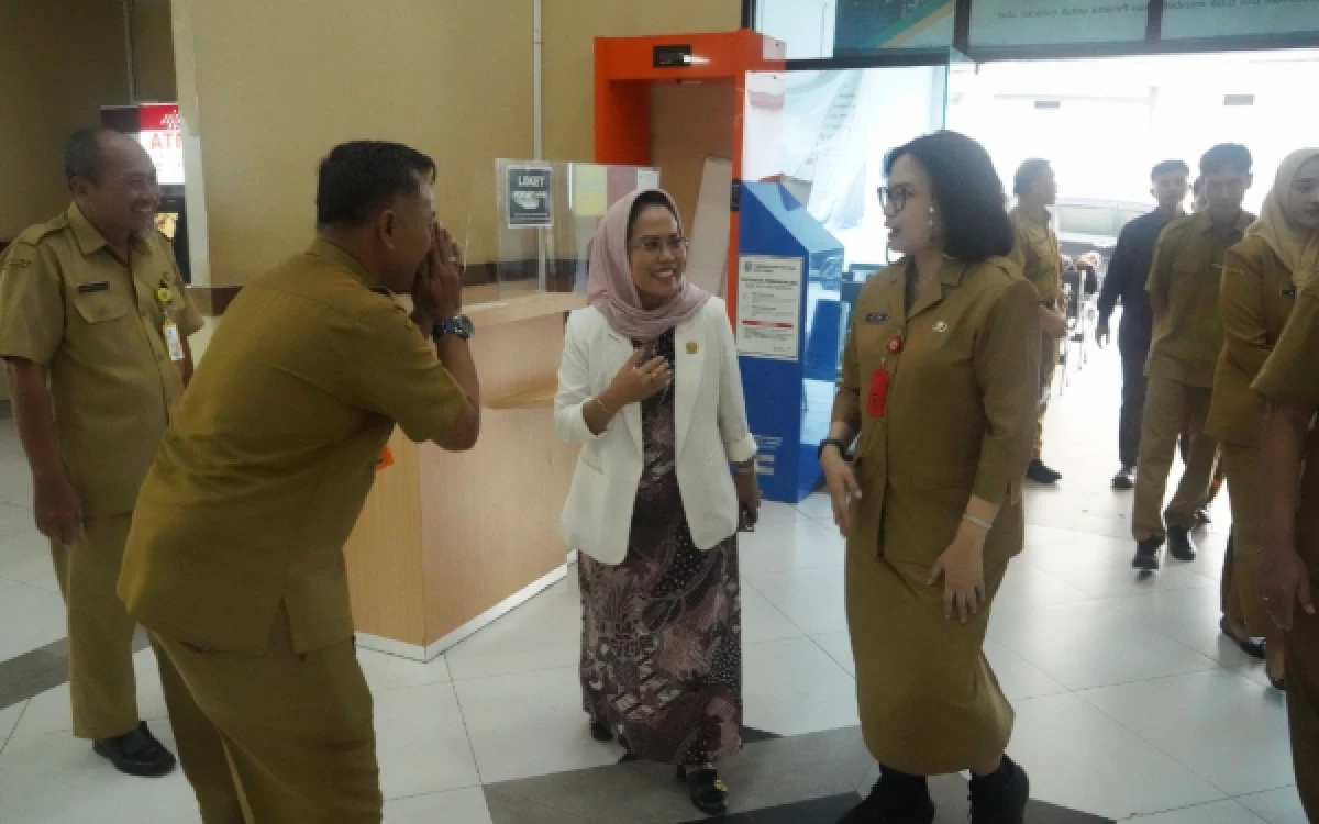 Thumbnail Berita - Kebakaran Gedung PPTJ RSUD dr Soetomo, DPRD Jatim Sebut Kerugian Diprediksi Capai Miliaran Rupiah