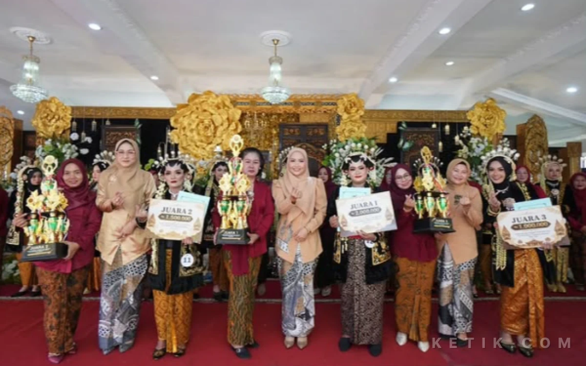 Thumbnail Berita - Lestarikan Warisan Budaya, Pemkot Madiun Gelar Lomba Tata Rias Pengantin Adat
