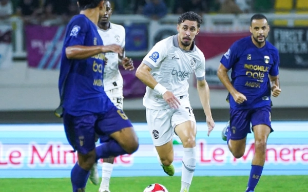 Drama Menit 76! Gol 'Ajaib' Gustavo Franca Bawa Arema FC Taklukkan Persita