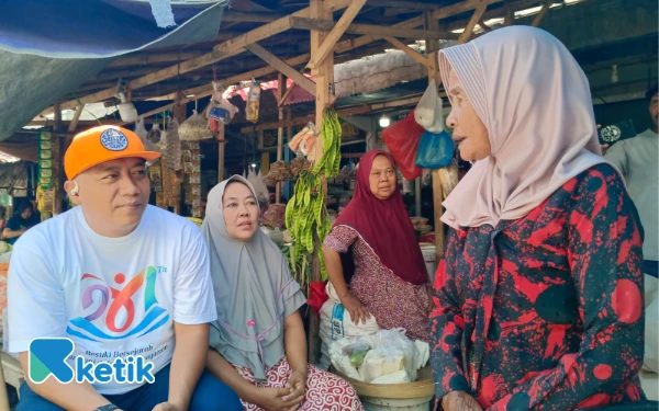Serap Aspirasi,  Bupati Situbondo Blusukan ke Pasar Besuki