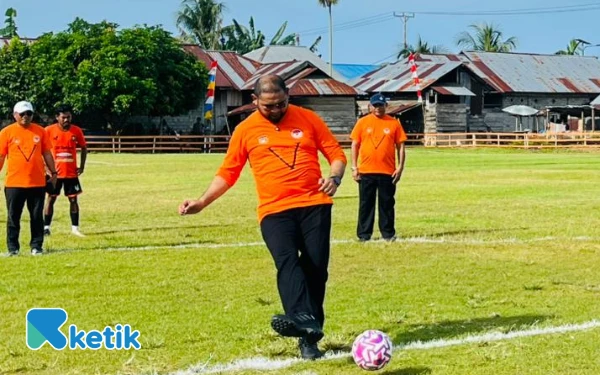 Bassam Kasuba Tendang Bola Perdana, Buka Turnamen Bisui Cup V 2025