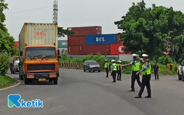Ditlantas Polda Jatim Berlakukan Pembatasan Angkutan Barang Selama Puncak Libur Nataru
