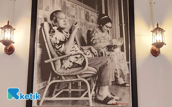 Thumbnail Berita - [FOTO] Delapan Presiden RI Beserta Pasangannya Versi Kopi Tot Tot Kayutangan Malang, Mana Pilihanmu?