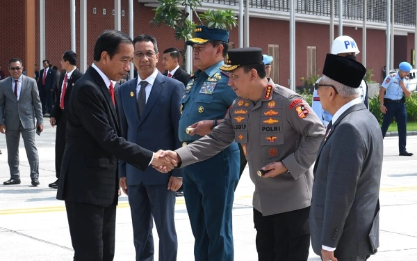 Thumbnail Pusaran Korupsi BTS, Jokowi Minta Menpora Dito Penuhi Panggilan Kejagung