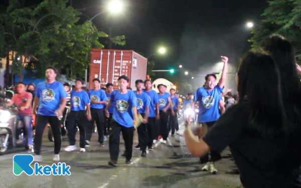 Thumbnail Berita - Gerak Jalan Mojokerto-Surabaya 2025 Meriah! Napak Tilas Perjuangan Para Pahlawan