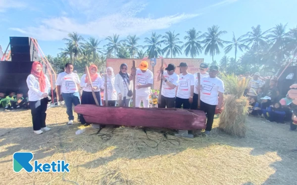 Thumbnail Berita - Bupati Situbondo Luncurkan UMKM Jelocity di Desa Agel