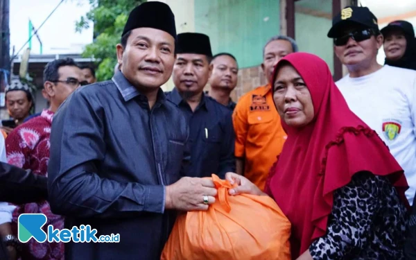 Thumbnail Plt Bupati Sidoarjo Subandi Cepat Bantu Korban Kebakaran dan Angin Puting Beliung