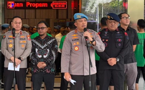 Thumbnail Berita - 7 Personel Brimob Pelindas Affan Kurniawan Ditahan Usai Terbukti Langgar Kode Etik