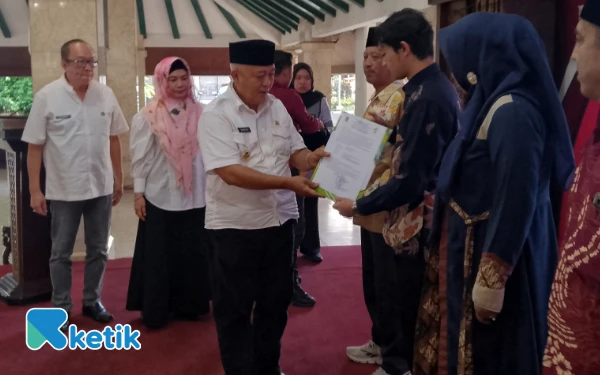 Thumbnail 35 SPPG Kantongi SLHS, Bupati Malang Tegaskan MBG Harus Aman Konsumsi