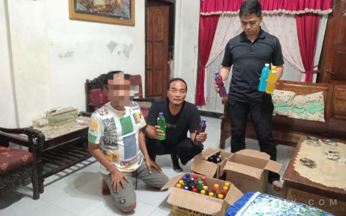Dilaporkan Warga, Penjual Ciu di Pacitan Diciduk Polisi: Kedapatan Simpan 41 Botol