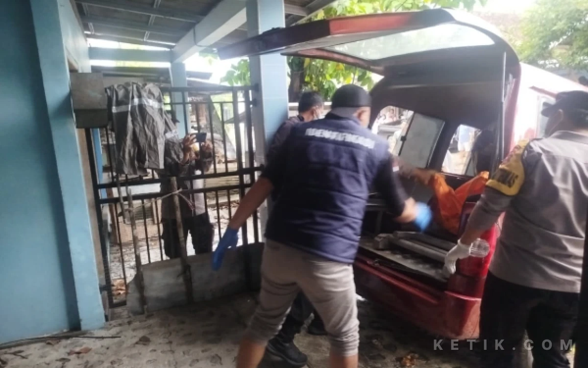 Lansia Pacitan Ditemukan Tewas di Rumah Sendiri, Awalnya Warga Endus Bau Menyengat