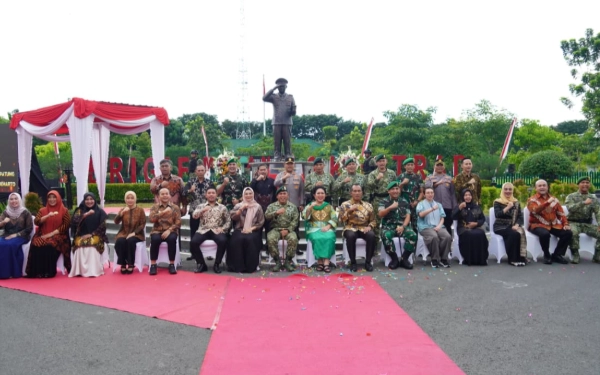 Thumbnail Dikenang Sebagai Bapak Kostrad, Monumen Jendral Soeharto Berdiri Megah di Markas Brigif 6/TSB