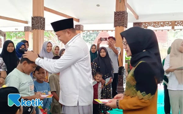 Thumbnail Berita - 10 Asyura, Pemkab Situbondo Berbagi Berkah untuk Anak Yatim dan Janda