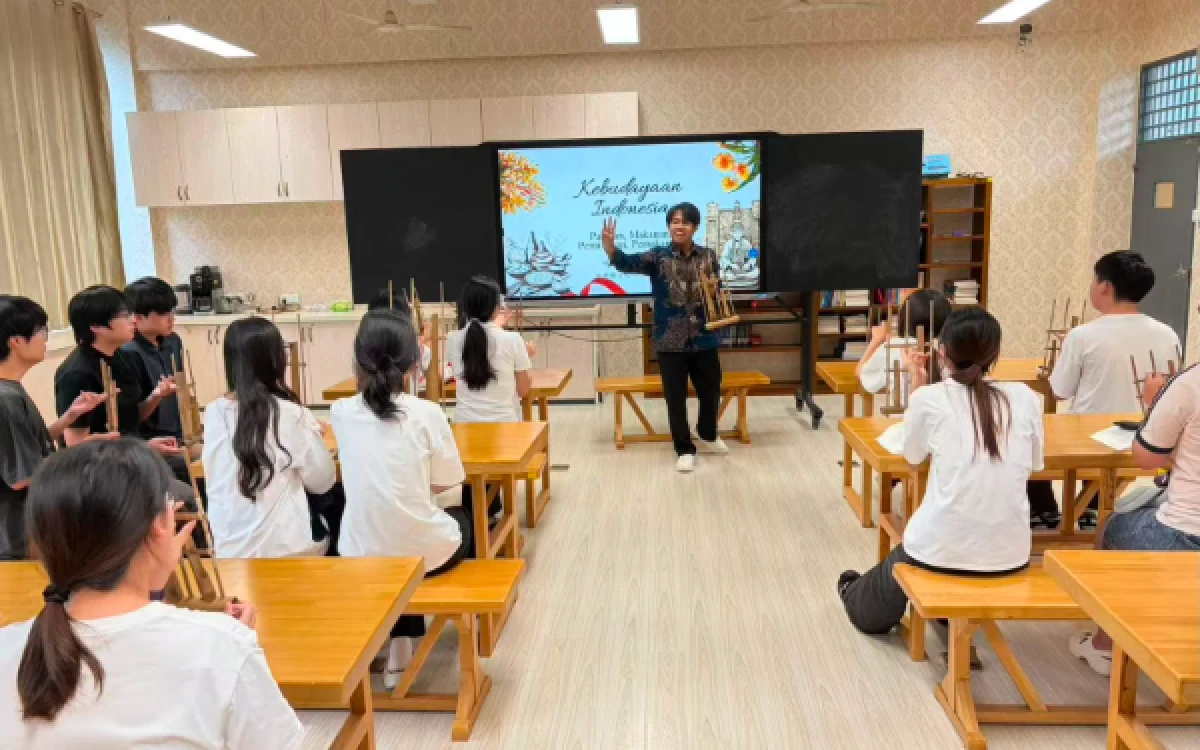 Thumbnail Berita - Begini Sistem Kuliah di China, Mahasiswa Wajib Tinggal di Asrama dan Aktif di Kampus