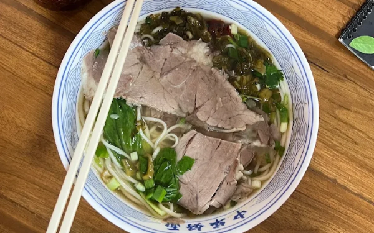 Foto Satu porsi Lanzhou Mie Daging Sapi yang lezat. (Foto: Google Maps Sarah F. Hana)