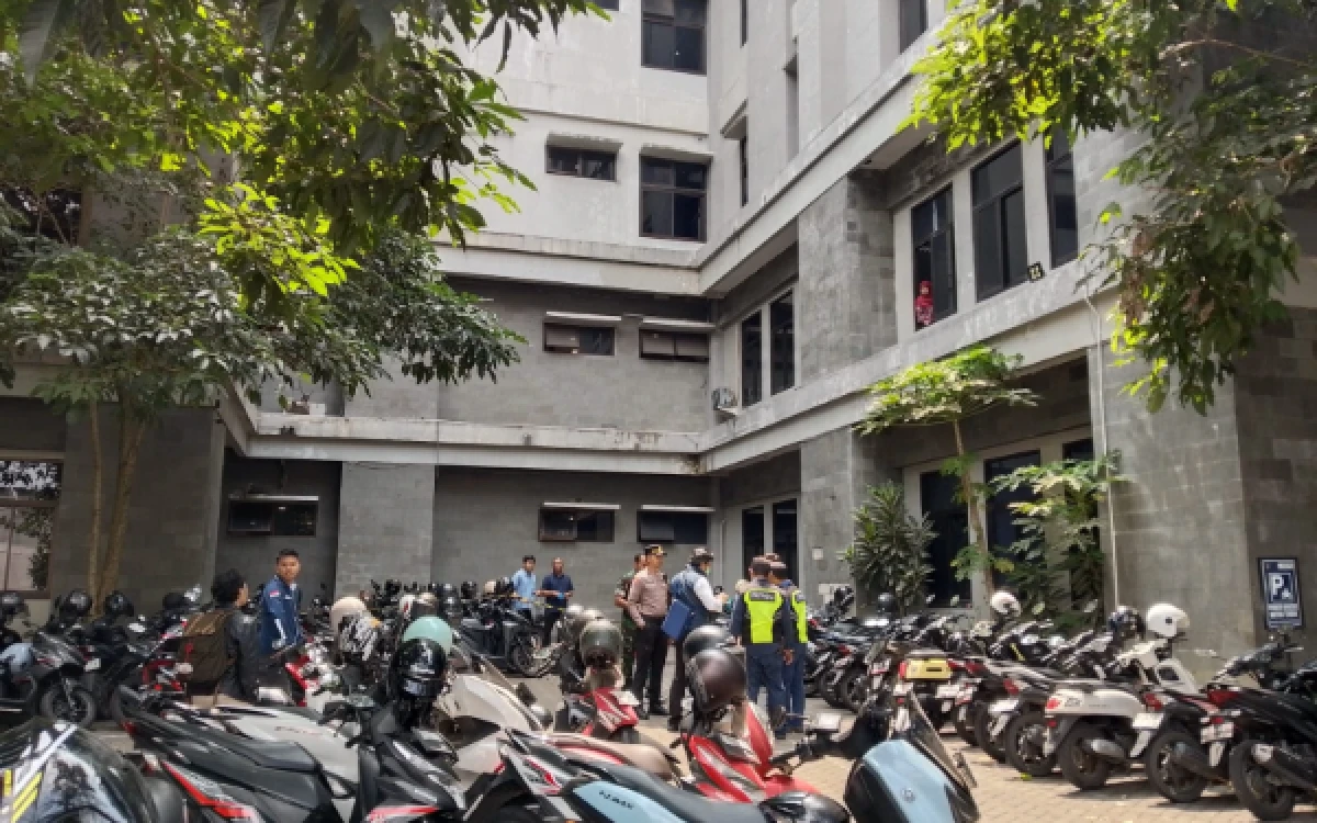 Thumbnail Berita - Nekat Lompat dari Lantai 6, Mahasiswa Kedokteran UB Alami Patah Tulang