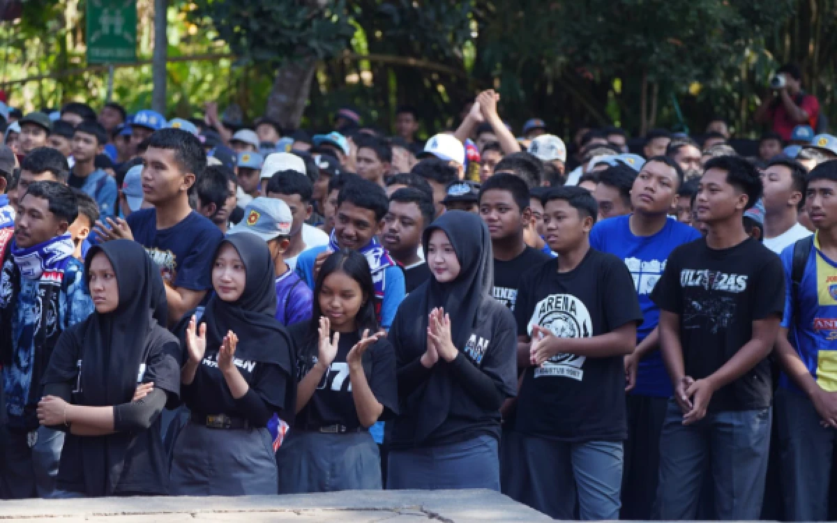 Foto Ribuan pelajar SMK Turen mengikuti rangkaian kegiatan Arema FC Goes to School pada Kamis, 24 September 2026. (Foto: Arema FC Media Officer)