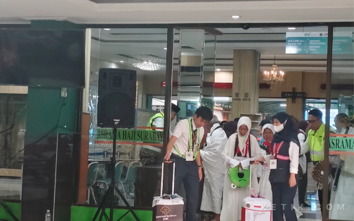 Thumbnail Berita - PPIH Kemenhaj Jatim Bongkar Modus Operandi 18 Jemaah Haji Non - Prosedural