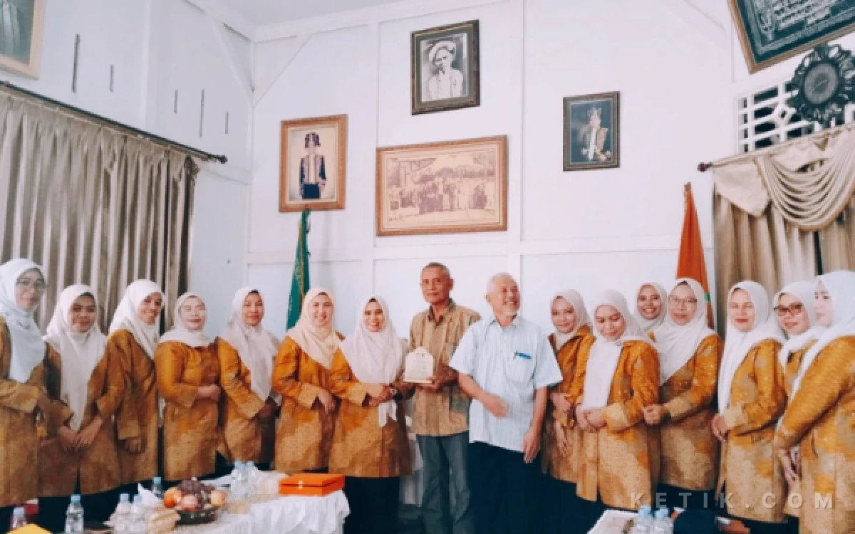 Thumbnail Berita - DWP Disperkim Halmahera Selatan Susuri Sejarah Kesultanan Bacan dan Pesan Kearifan Lokal