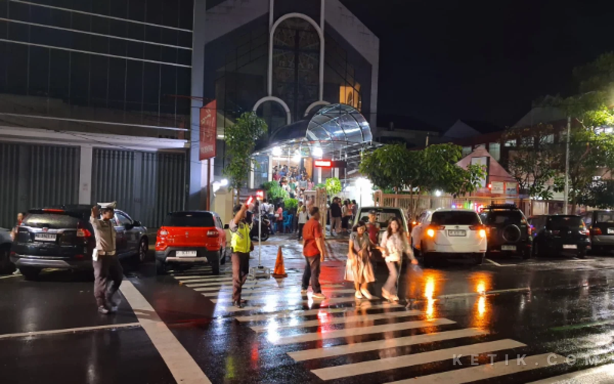 Thumbnail Berita - Polres Madiun Kota Pastikan Ibadah Kenaikan Yesus Kristus Berjalan Aman dan Kondusif