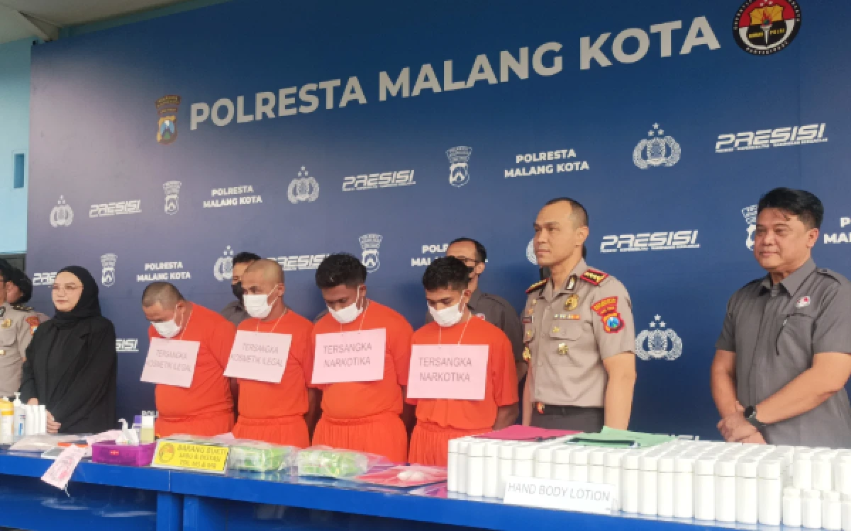 Thumbnail Berita - Polisi Gerebek Pabrik Kosmetik Ilegal di Malang, Sita 1,4 Ton Bahan Kimia Berbahaya