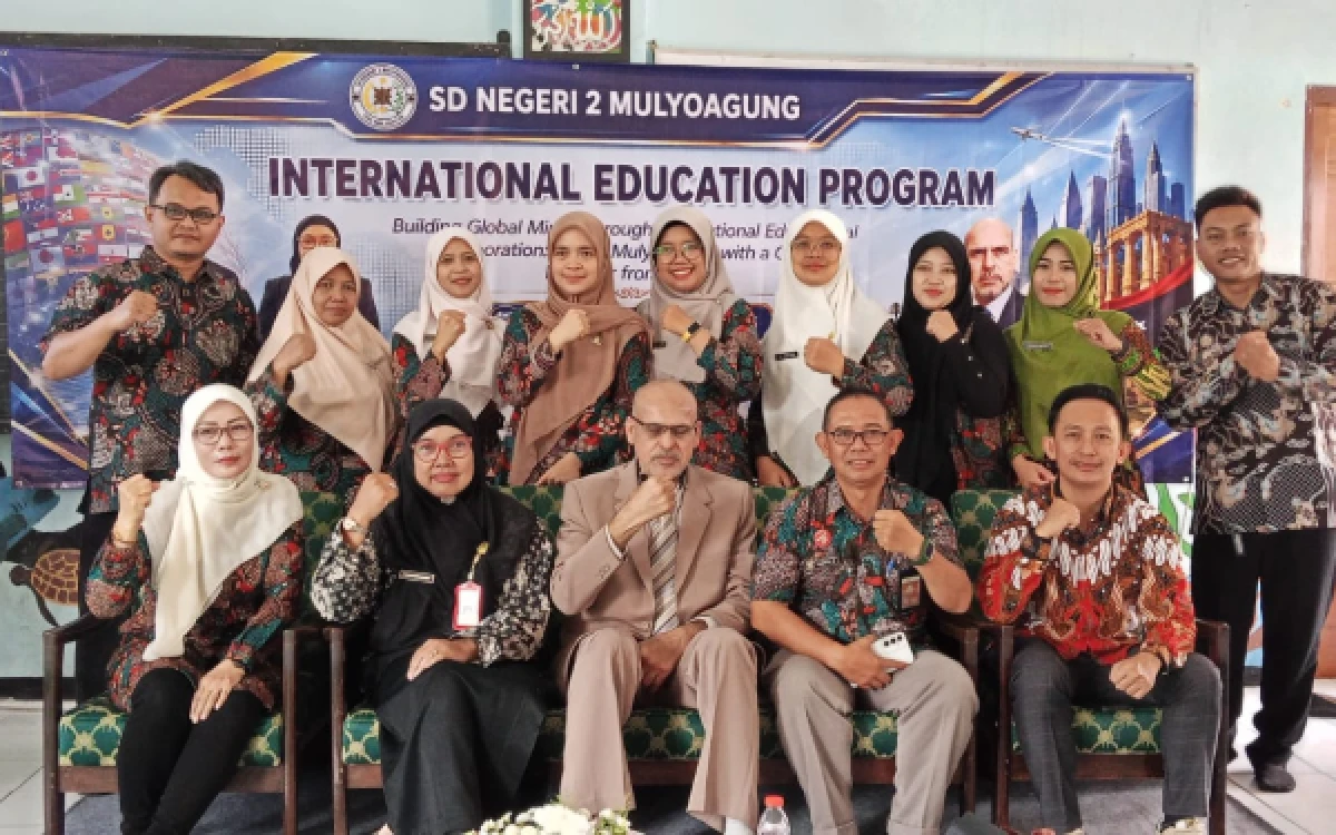 Thumbnail Berita - UIN Maulana Malik Ibrahim Malang Perkuat Internasionalisasi Pendidikan melalui Kolaborasi Akademisi Libya di SDN 02 Mulyoagung