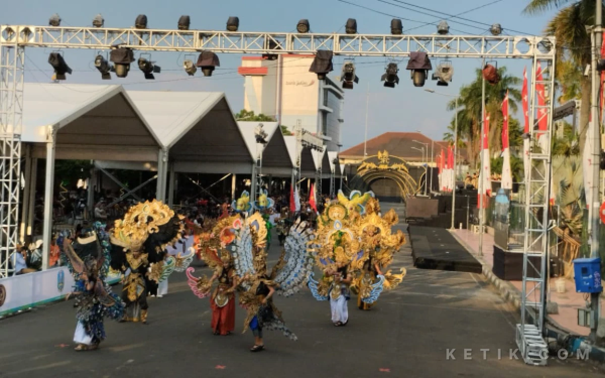 Thumbnail Berita - WACI Meriahkan JFC 2026, Wastra Nusantara dari Aceh hingga Papua Tampil Memukau