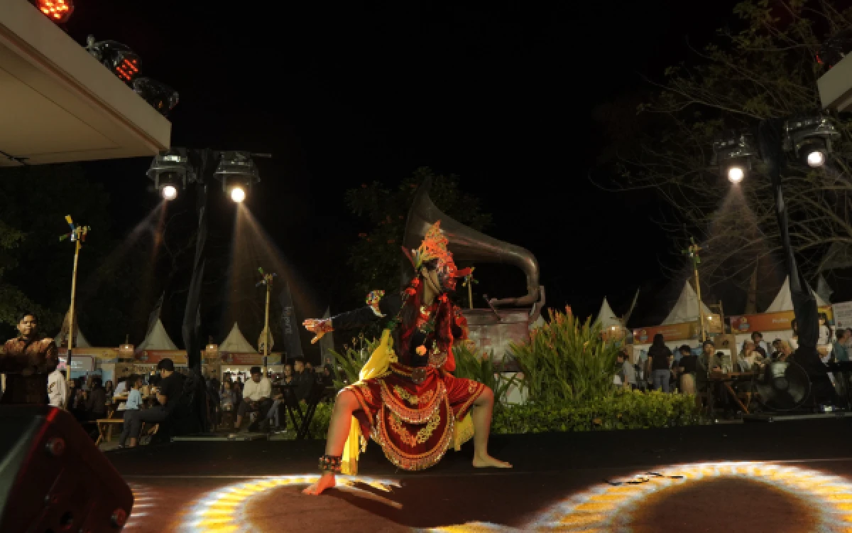 Thumbnail Berita - Hari Kedua Tong Tong Night Market 2026, Suguhkan Pentas Seni Budaya Malangan dari Tari Tradisional hingga Bantengan
