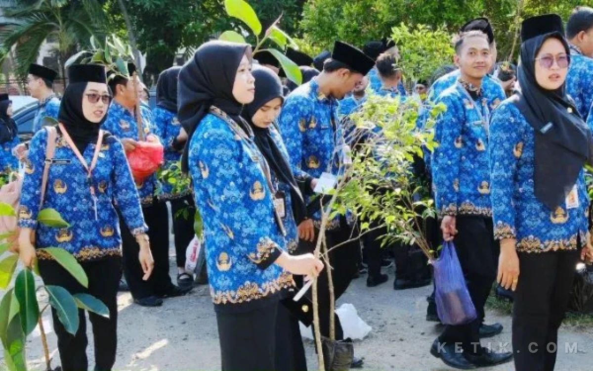 Bupati Pemalang Lantik 291 PNS dan Pejabat Fungsional, Wajib Bawa Tanaman