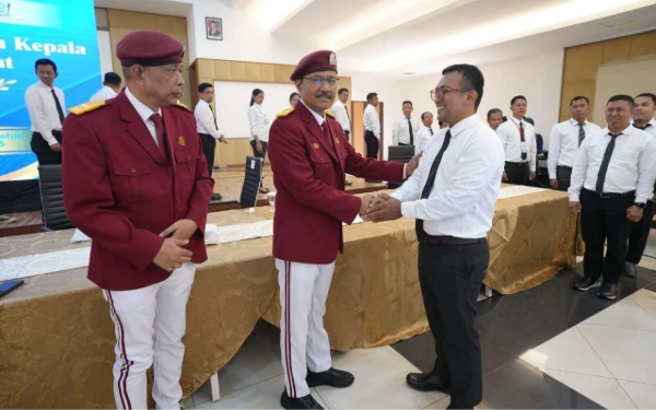 Thumbnail Berita - Mensos Gus Ipul Luncurkan Seragam Resmi Sekolah Rakyat