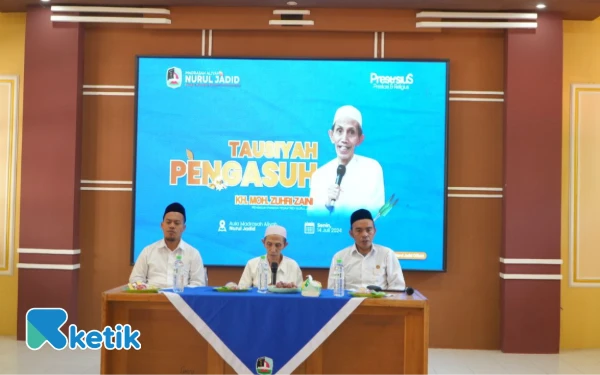 Thumbnail Berita - Kiai Zuhri Zaini: Tanggung Jawab Guru Membentuk Karakter dan Akhlak Mulia Siswa