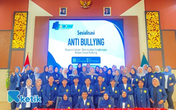 Thumbnail Berita - Sosialisasi Anti-Bullying, Mahasiswa Akuntansi UTM Dorong “Respect Culture” di SMKN 2 Bangkalan