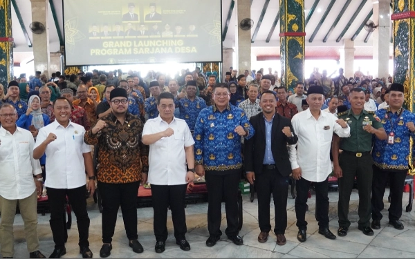 Thumbnail Didampingi Plt Bupati Malang, Wamendes PDT RI Resmikan Program Sarjana Desa