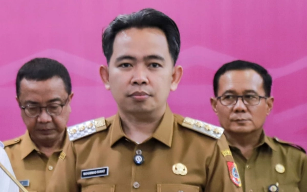 Thumbnail Berita - Mengenal Gus Fawait, Bupati Jember yang Bisa Hidupkan Bandara Notohadinegoro