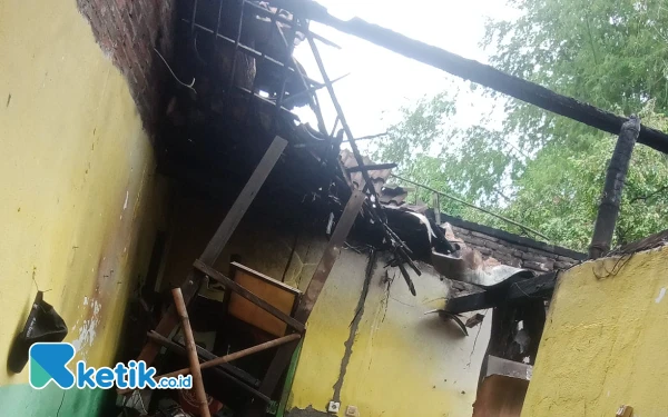 Thumbnail Komisi D DPRD Sidoarjo Sidak Rumah Kebakaran, Puji Gerak Cepat Kades Sumberejo Wonoayu