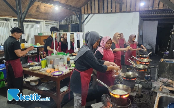 Thumbnail Berita - Rela Antre 2 Jam Lebih, Ini Bakmi Godog No 1 di Jogja