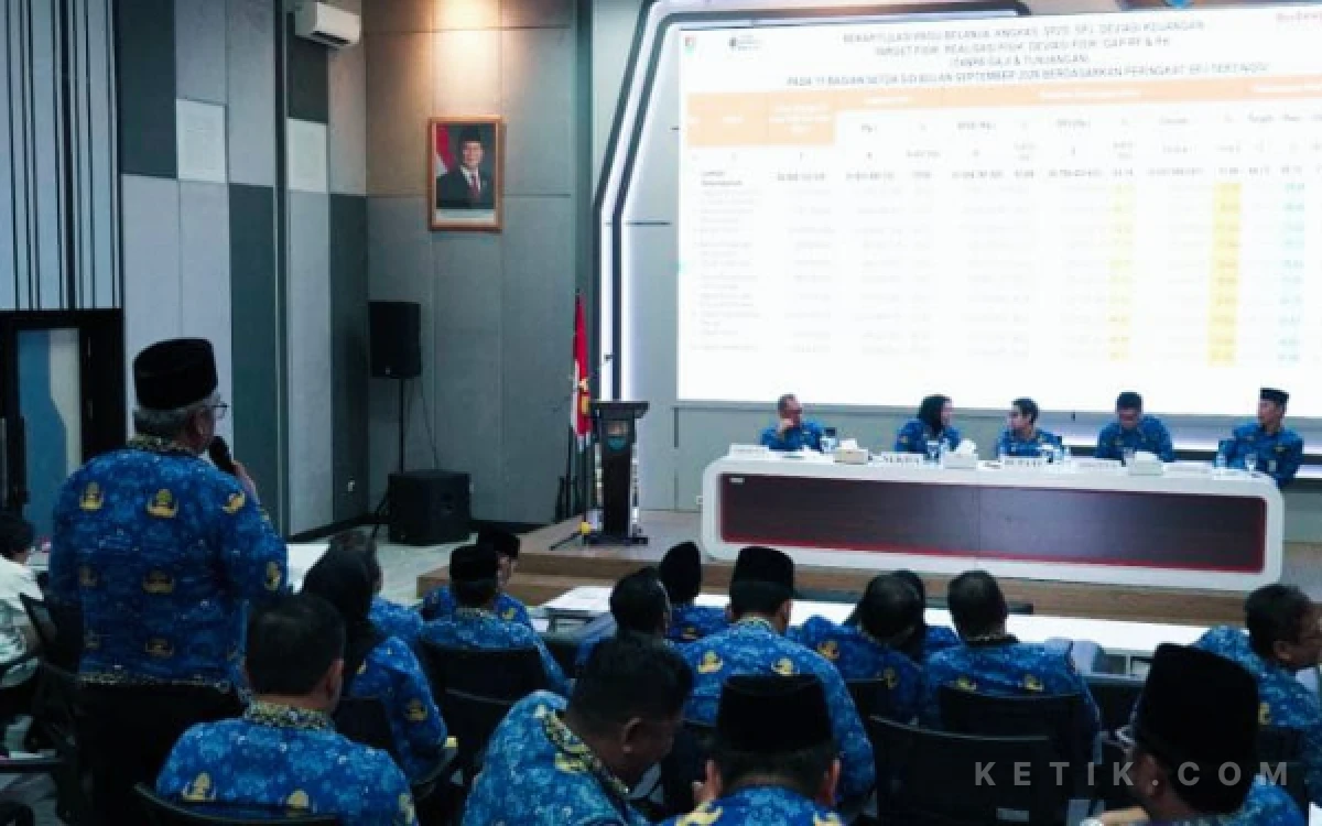Thumbnail Berita - Rakor POK Triwulan III, Plt Bupati Cilacap Perkuat Koordinasi dan Kelola Anggaran Secara Akuntabel