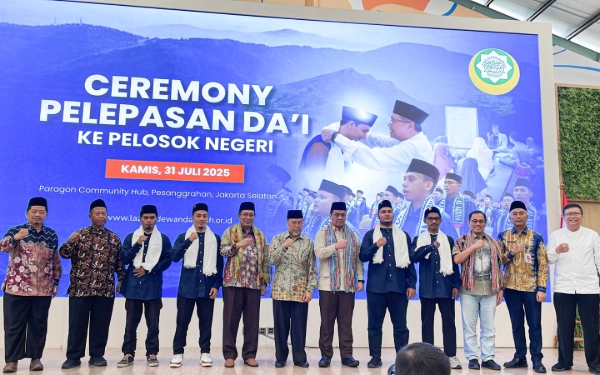 Thumbnail Berita - Laznas Dewan Dakwah Sebar 225 Da'i ke Pedalaman di Indonesia