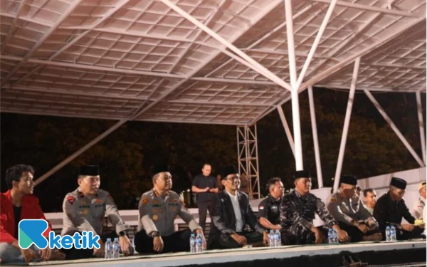 Mahasiswa dan Ojol Batam Gelar Aksi Seribu Lilin dan Doa Bersama di Dataran Engku Putri