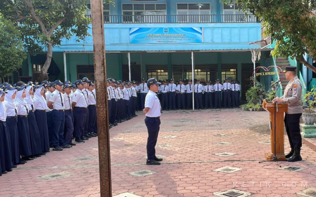 Thumbnail Berita - ‎Kapolres Bondowoso Turun ke Sekolah Cegah Bullying dan Tegaskan Bahaya Narkoba