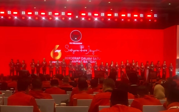 WOW... Risma, Ahok, Ganjar Masuk Jajaran Elite! Intip Formasi Lengkap Pengurus DPP PDIP 2025-2030