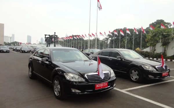 Thumbnail Viral Patwal RI 36 Arogan, Berikut Daftar Pelat Nomor Mobil 'Orang Penting' Negeri Ini