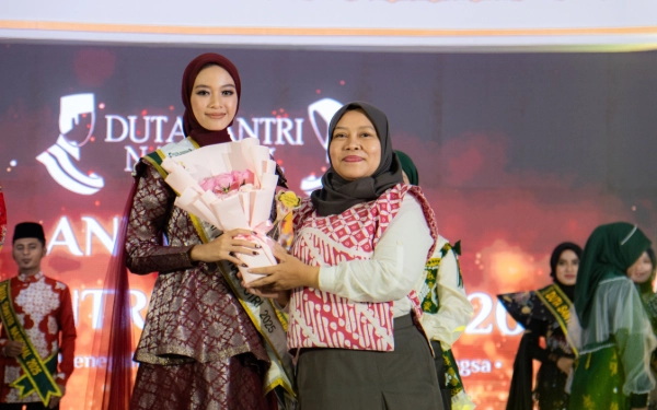 Sisihkan Ribuan Peserta, Mahasiswa UIN Malang Bilkaffa 'Aina Tazkia Raih Duta Santri Favorit Nasional 2025