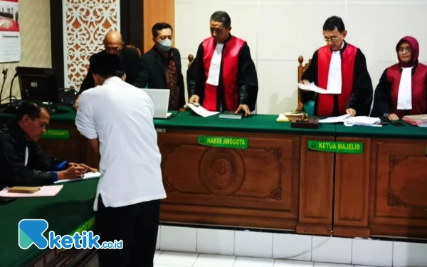 Thumbnail BKD Bakal Pecat Guru Cabul SMPN Sidoarjo, DPRD Sidoarjo Desak Sekolah Ketatkan Pengawasan