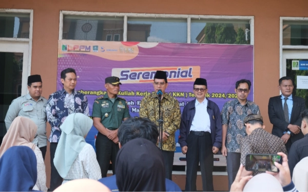 Thumbnail Berita - Libatkan Kodim 0818, Unira Malang Terjunkan Mahasiswa KKN-T 2025 Garap Digitalisasi Desa