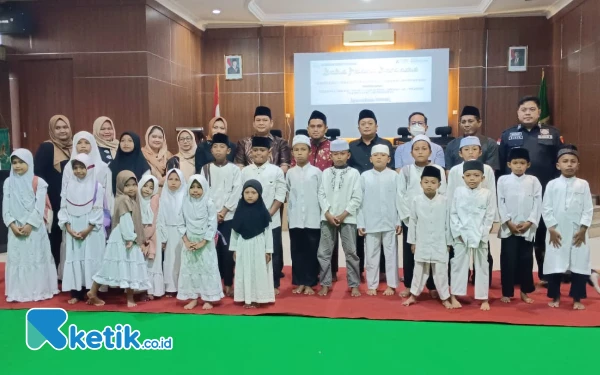 Keluarga Besar Kejari Situbondo Berbagi Tali Asih dan Buka Puasa Bersama Anak Yatim