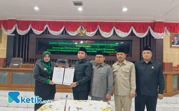 Thumbnail Berita - 6 Fraksi DPRD Situbondo Setujui Raperda Menjadi Perda Definitif dengan Sejumlah Catatan