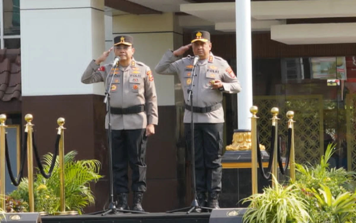 Thumbnail Berita - Sertijab Kapolda DIY: Irjen Langgeng Purnomo Bawa Spirit 'Polisi Bersama Masyarakat'