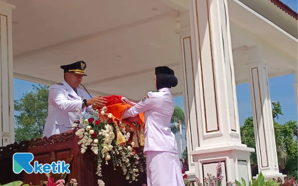 Thumbnail Momentum HUT ke-80 Kemerdekaan RI, Bupati Situbondo Ajak Masyarakat Berpartisipasi dalam Pembangunan